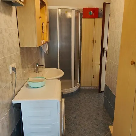Ginestre 14 Apartment *